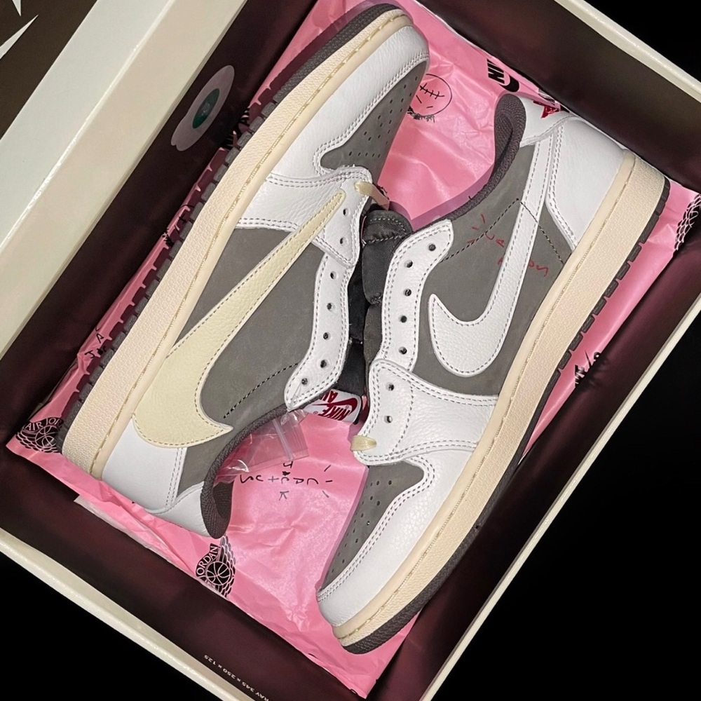 Travis Scott x Air Jordan 1 Retro Low OG 'Reverse.